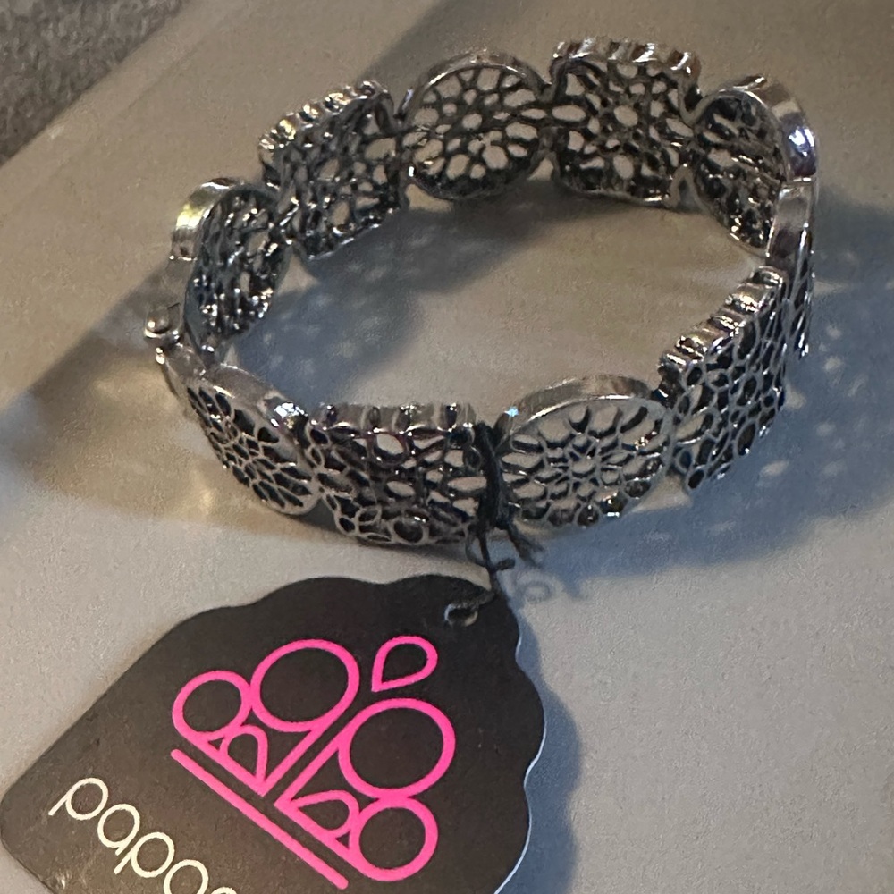 Paparazzi Silver Leaf-Inspired Bangle Bracelet